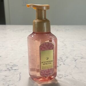 Bath & Body Works Acai Berry Spritz Gentle &‎ Clean Foaming Hand Soap 8.75 fl oz